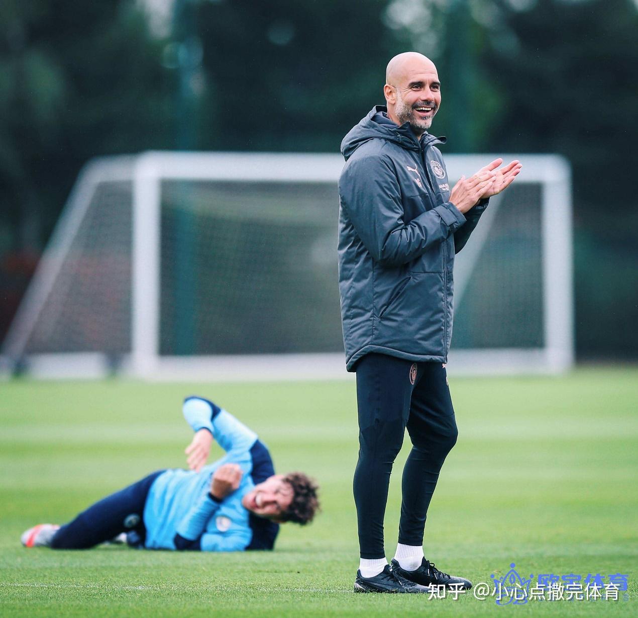 埃因霍温训练开放日，窗口期刷新队史纪录引欢呼，英超在即，资深球员宣示担当的简单介绍-开云网站