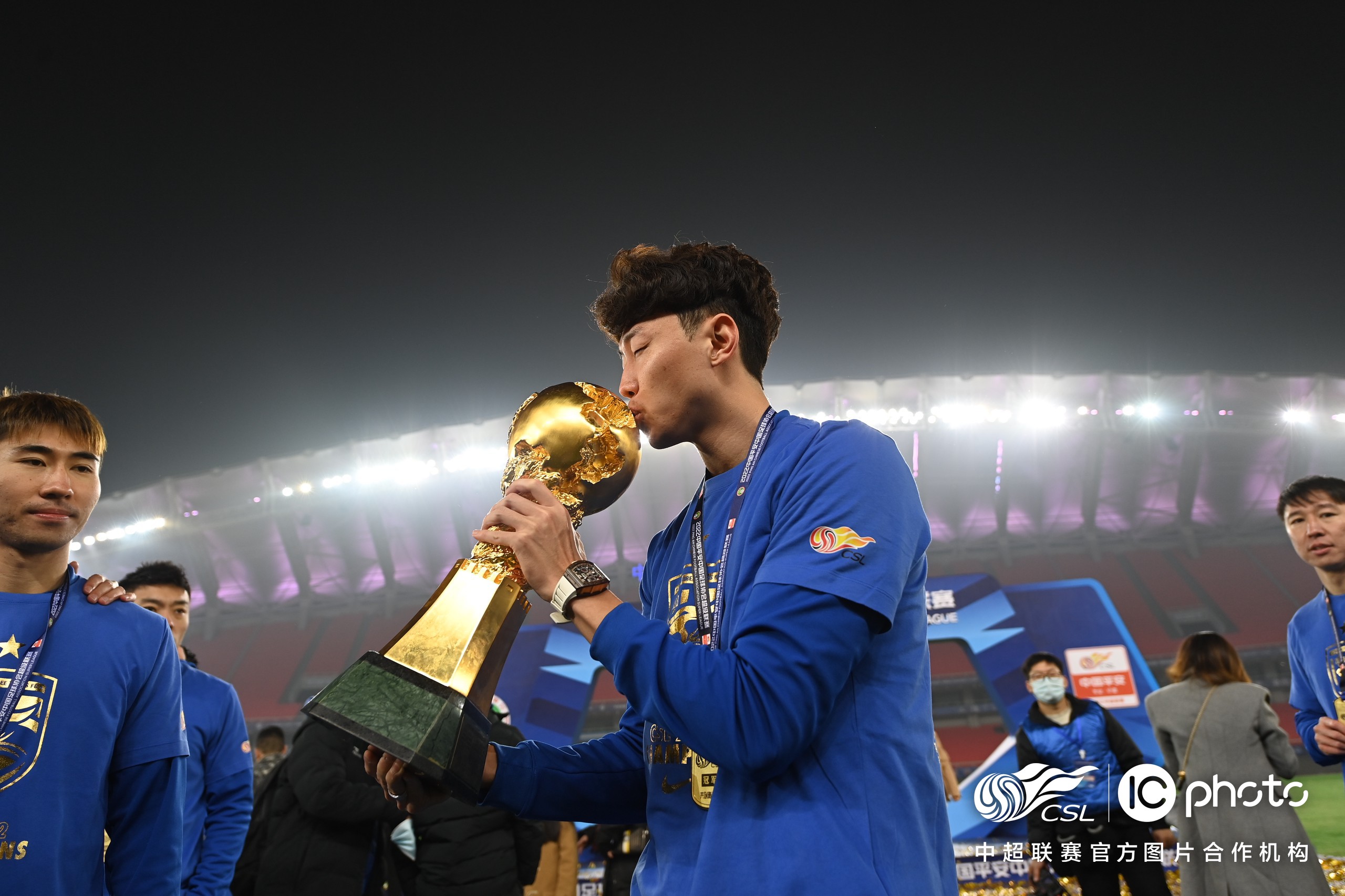 浙江队训练开放日，今晚扳平良机引欢呼，中超在即，阵容厚度经受考验的简单介绍-开云网站